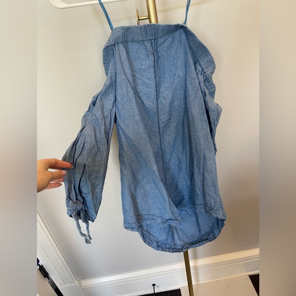 Free people off the shoulder chambray top, size small - Picture 7 of 7